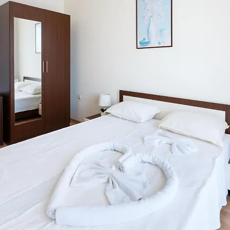 Nlv Seaside Апартамент