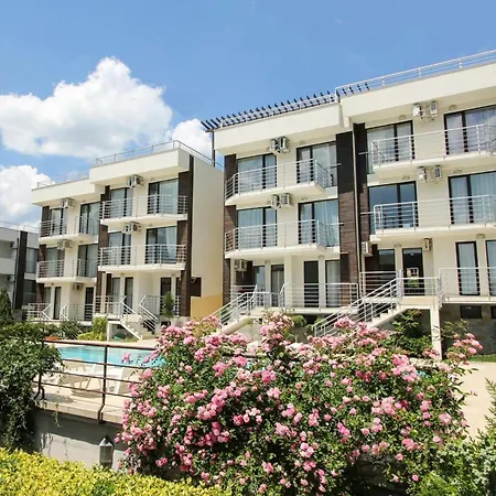 Nlv Seaside Apartament *